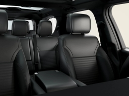 Land Rover Discovery Dynamic SE AWD 2026