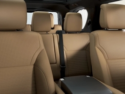 Land Rover Discovery Dynamic SE AWD 2026
