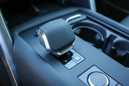 Land Rover Discovery Gemini Edition AWD 2026