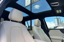 Mercedes-Benz GLB GLB 250 4MATIC SUV 2026