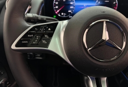 Mercedes-Benz GLB GLB 250 4MATIC SUV 2026