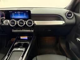 Mercedes-Benz GLB GLB 250 4MATIC SUV 2026