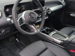 Mercedes-Benz GLB GLB 250 4MATIC SUV 2026