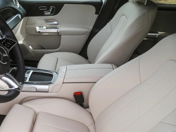 Mercedes-Benz GLB GLB 250 4MATIC SUV 2026