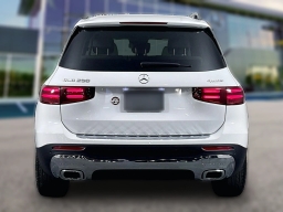 Mercedes-Benz GLB GLB 250 4MATIC SUV 2026