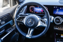 Mercedes-Benz GLB GLB 250 4MATIC SUV 2026
