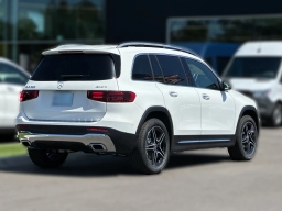 Mercedes-Benz GLB GLB 250 4MATIC SUV 2026
