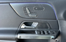 Mercedes-Benz GLB GLB 250 4MATIC SUV 2026