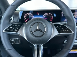 Mercedes-Benz GLB GLB 250 4MATIC SUV 2026