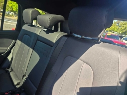 Mercedes-Benz GLB GLB 250 4MATIC SUV 2026