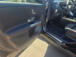 Mercedes-Benz GLB GLB 250 4MATIC SUV 2026