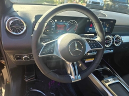 Mercedes-Benz GLB GLB 250 4MATIC SUV 2026