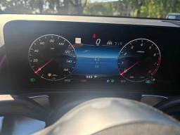 Mercedes-Benz GLB GLB 250 4MATIC SUV 2026