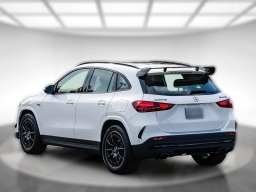 Mercedes-Benz GLA AMG GLA 35 4MATIC SUV 2026