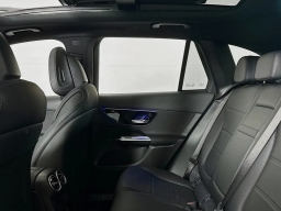 Mercedes-Benz GLC GLC 300 SUV 2026