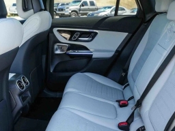 Mercedes-Benz GLC GLC 300 4MATIC SUV 2026
