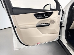 Mercedes-Benz GLC GLC 300 4MATIC SUV 2026