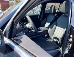 Mercedes-Benz GLC GLC 300 4MATIC SUV 2026
