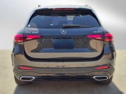 Mercedes-Benz GLC GLC 300 4MATIC SUV 2026