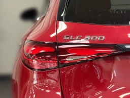 Mercedes-Benz GLC GLC 300 4MATIC SUV 2025