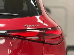 Mercedes-Benz GLC GLC 300 4MATIC SUV 2025