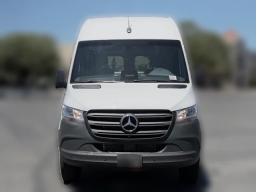 Mercedes-Benz Sprinter Crew Van Standard Roof 4-Cyl Diesel 2500 Standard Roof I4 Diesel 144" RWD 2026