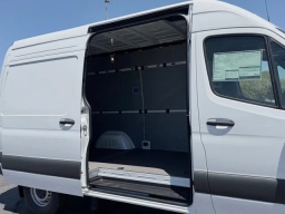 Mercedes-Benz Sprinter Crew Van Standard Roof 4-Cyl Diesel 2500 Standard Roof I4 Diesel 144" RWD 2026