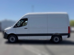 Mercedes-Benz Sprinter Crew Van Standard Roof 4-Cyl Diesel 2500 Standard Roof I4 Diesel 144" RWD 2026