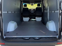 Mercedes-Benz Sprinter Crew Van Standard Roof 4-Cyl Diesel 2500 Standard Roof I4 Diesel 144" RWD 2026