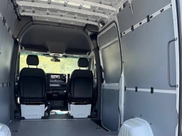Mercedes-Benz Sprinter Crew Van Standard Roof 4-Cyl Diesel 2500 Standard Roof I4 Diesel 144" RWD 2026