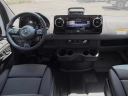 Mercedes-Benz Sprinter Crew Van Standard Roof 4-Cyl Diesel 2500 Standard Roof I4 Diesel 144" RWD 2026