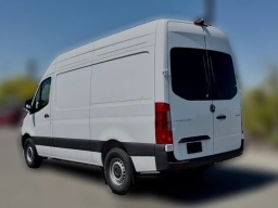 Mercedes-Benz Sprinter Crew Van Standard Roof 4-Cyl Diesel 2500 Standard Roof I4 Diesel 144" RWD 2026