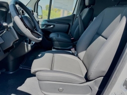 Mercedes-Benz Sprinter Crew Van Standard Roof 4-Cyl Diesel 2500 Standard Roof I4 Diesel 144" RWD 2026