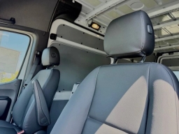 Mercedes-Benz Sprinter Crew Van Standard Roof 4-Cyl Diesel 2500 Standard Roof I4 Diesel 144" RWD 2026