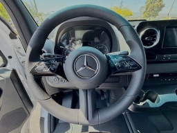Mercedes-Benz Sprinter Crew Van Standard Roof 4-Cyl Diesel 2500 Standard Roof I4 Diesel 144" RWD 2026
