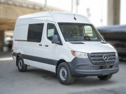Mercedes-Benz Sprinter Crew Van Standard Roof 4-Cyl Diesel 2500 Standard Roof I4 Diesel 144" RWD 2026