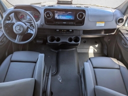 Mercedes-Benz Sprinter Crew Van High Roof 4-Cyl Diesel HO 2500 High Roof I4 Diesel HO 170" RWD 2026