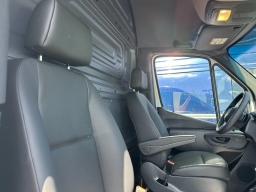 Mercedes-Benz Sprinter Cargo Van Standard Roof 4-Cyl Diesel 2500 Standard Roof I4 Diesel 144" RWD 2025