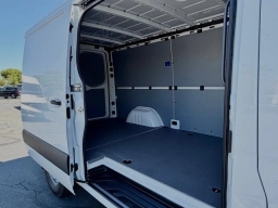 Mercedes-Benz Sprinter Crew Van Standard Roof 4-Cyl Diesel 2500 Standard Roof I4 Diesel 144" RWD 2026