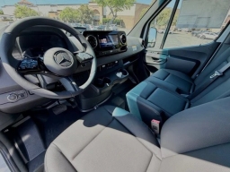 Mercedes-Benz Sprinter Crew Van Standard Roof 4-Cyl Diesel 2500 Standard Roof I4 Diesel 144" RWD 2026