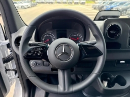 Mercedes-Benz Sprinter Cargo Van Standard Roof 4-Cyl Diesel 2500 Standard Roof I4 Diesel 144" RWD 2025