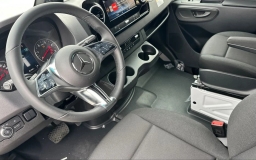 Mercedes-Benz Sprinter Crew Van Standard Roof 4-Cyl Diesel 2500 Standard Roof I4 Diesel 144" RWD 2026