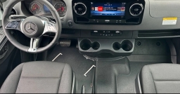 Mercedes-Benz Sprinter Crew Van Standard Roof 4-Cyl Diesel 2500 Standard Roof I4 Diesel 144" RWD 2026