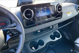 Mercedes-Benz Sprinter Crew Van Standard Roof 4-Cyl Diesel 2500 Standard Roof I4 Diesel 144" RWD 2026