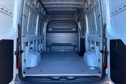 Mercedes-Benz Sprinter Crew Van Standard Roof 4-Cyl Diesel 2500 Standard Roof I4 Diesel 144" RWD 2026