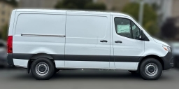 Mercedes-Benz Sprinter Crew Van Standard Roof 4-Cyl Diesel 2500 Standard Roof I4 Diesel 144" RWD 2026