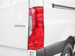 Mercedes-Benz Sprinter Crew Van Standard Roof 4-Cyl Diesel 2500 Standard Roof I4 Diesel 144" RWD 2026