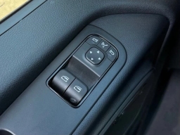 Mercedes-Benz Sprinter Cargo Van Standard Roof 4-Cyl Diesel 2500 Standard Roof I4 Diesel 144" RWD 2025
