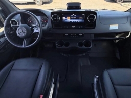 Mercedes-Benz Sprinter Cargo Van Standard Roof 4-Cyl Diesel 2500 Standard Roof I4 Diesel 144" RWD 2025