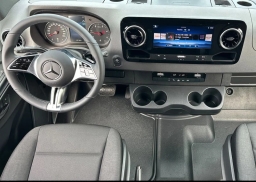 Mercedes-Benz Sprinter Crew Van Standard Roof 4-Cyl Diesel 2500 Standard Roof I4 Diesel 144" RWD 2026
